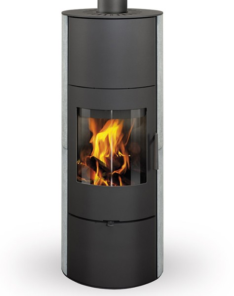 44 kg de pierre réfractaire peuvent être placés dans la partie haute de l' EVORA ACCUM pour obtenir une conséquente accumulation de chaleur qui sera restituée par rayonnement encore 4 à 6 heures (selon utilisation) après l'extinction du feu.

Pour personnaliser votre poêle, vous aurez le choix entre 16 couleurs de céramique, et 2 types de pierre (serpentine ou grès) ou une finition tout acier noir.