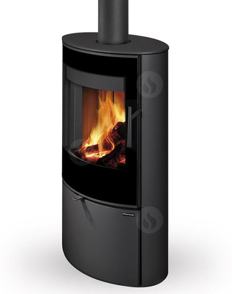 L'OVALIS G est un appareil au design unique avec une grande vitre galbée pour pouvoir profiter pleinement du spectacle des flammes.

Ce poêle à bois est doté d'une sole foyère en fonte massive, d'une poignée en inox ventilée ainsi que d'une fermeture 3 points pour une parfaite étanchéité de la porte.

Idéal pour les maisons basse consommation grâce à son raccordement à l'air extérieur, l'OVALIS G vous proposera une superbe vision du feu grâce à sa large vitre sérigraphiée et de son vaste foyer accueillant des bûches de 40 cm.

Disponible en finition tout acier noir, pierre serpentine, en pierre grès, ou céramique (avec relief de série).