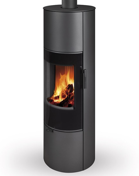 Le SORIA N ACCUM fait partie de la nouvelle gamme d'appareils au bois, aux lignes particulièrement élancées et offrant une vision du feu exceptionnelle grâce à sa grande vitre sérigraphiée.

Le poêle en colonne attire tout d'abord l'attention par sa forme cylindrique et son revêtement entièrement céramique ou pierre. Il assure la transmission de la chaleur dans les intérieurs et propose en même temps un choix de couleurs lui permettant de s'harmoniser à tout type d'intérieurs. Le poêle SORIA N est caractérisé par un grand foyer vitré. 

Son avantage technique réside dans les modules d'accumulation spéciaux ROMOTOP situés au dessus du foyer, qui assurent le rayonnement de la chaleur même plusieurs heures après la fin de la combustion du dernier morceau de bois.